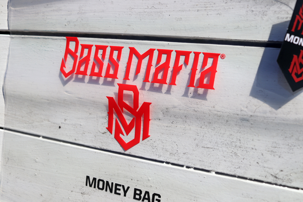 「バス マフィア / Bass Mafia」の「ロゴ」が新しくなって、こちらの『マネー バッグ / Money Bag』も新しくリニューアル。