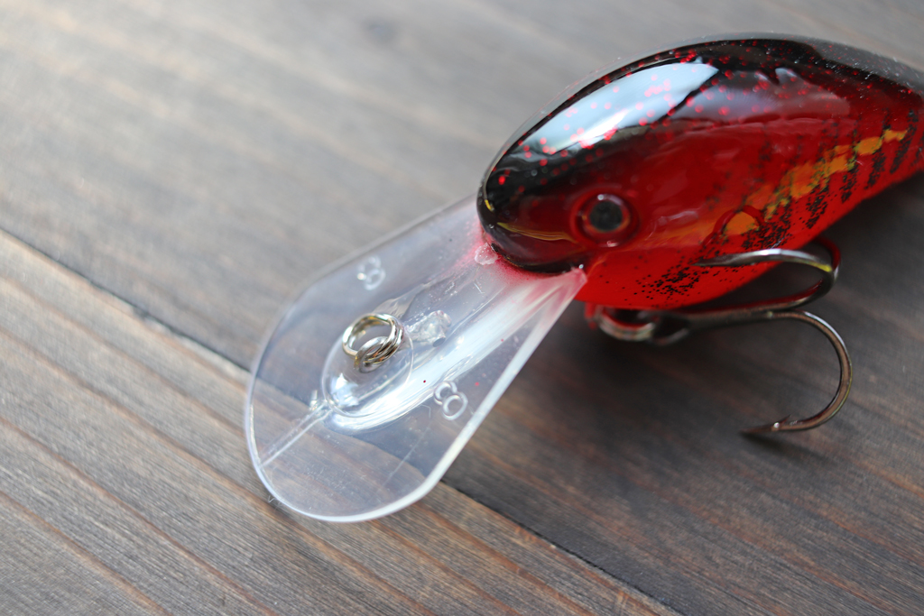 ラウンド型のロング リップを搭載。