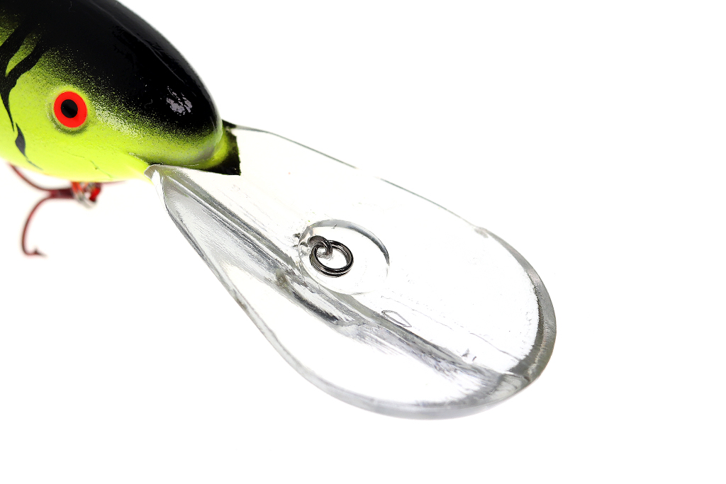 潜行深度「30フィート（=約9m）」を叩きだす独自のロング リップ「デイビス システム リップ / Davis System Lip」が特徴。