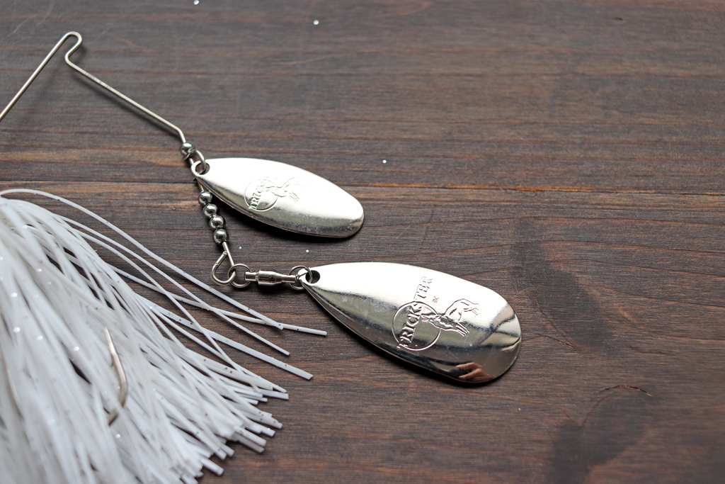 インディアナ ブレードとウィローリーフ ブレードのハイブリッドの様な、革新的な縦長のドロップ型ブレードが特徴。