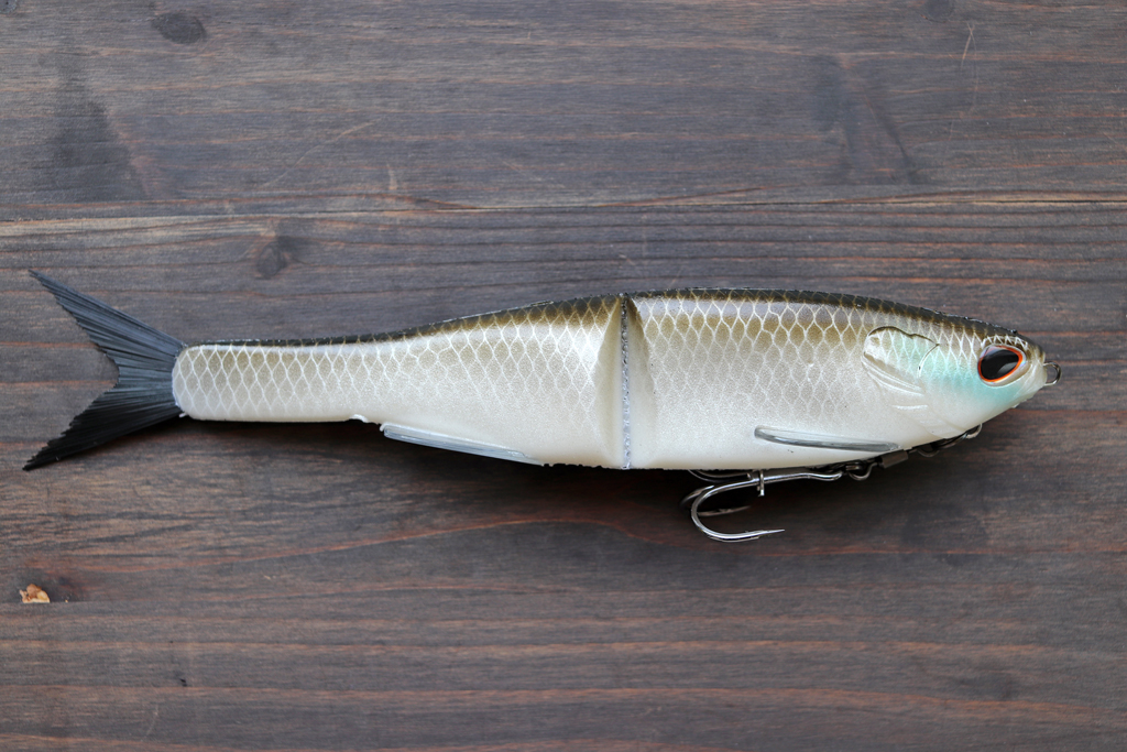 テールはベイトフィッシュの自然な動きをイミテートする「ブラシ」スタイル。