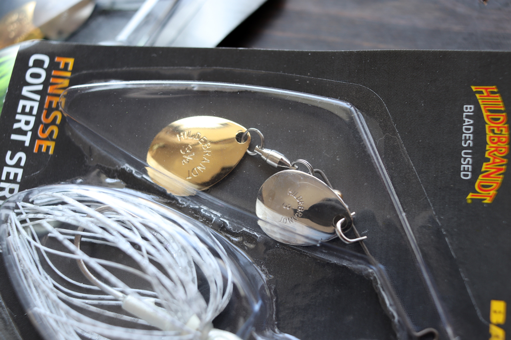 バイブレーションによるアピール力高め・・・、濁りが強い時などで活躍してくれる「ダブル コロラド」モデルが入荷。