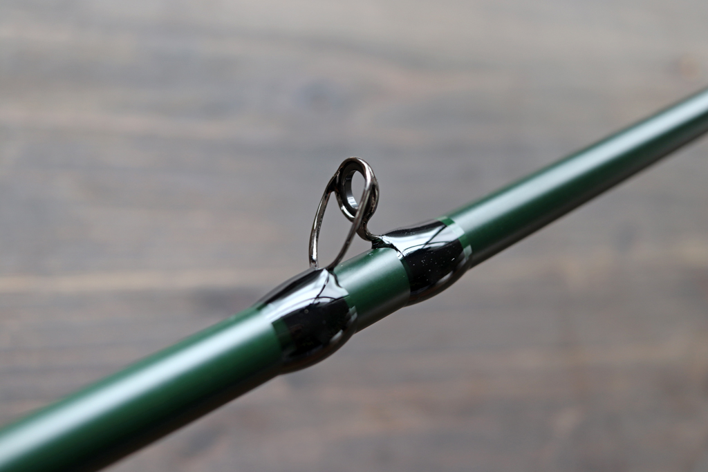 ガイドはステンレス フレームにアルミナ オキサイド リング（ハードガイドリング）。