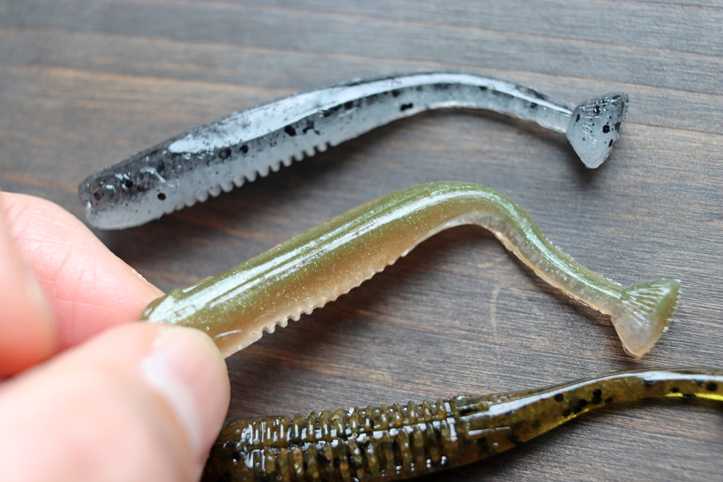 ボディ上下にはフック スロット付き、ウィードレス リギングも容易に行えます。