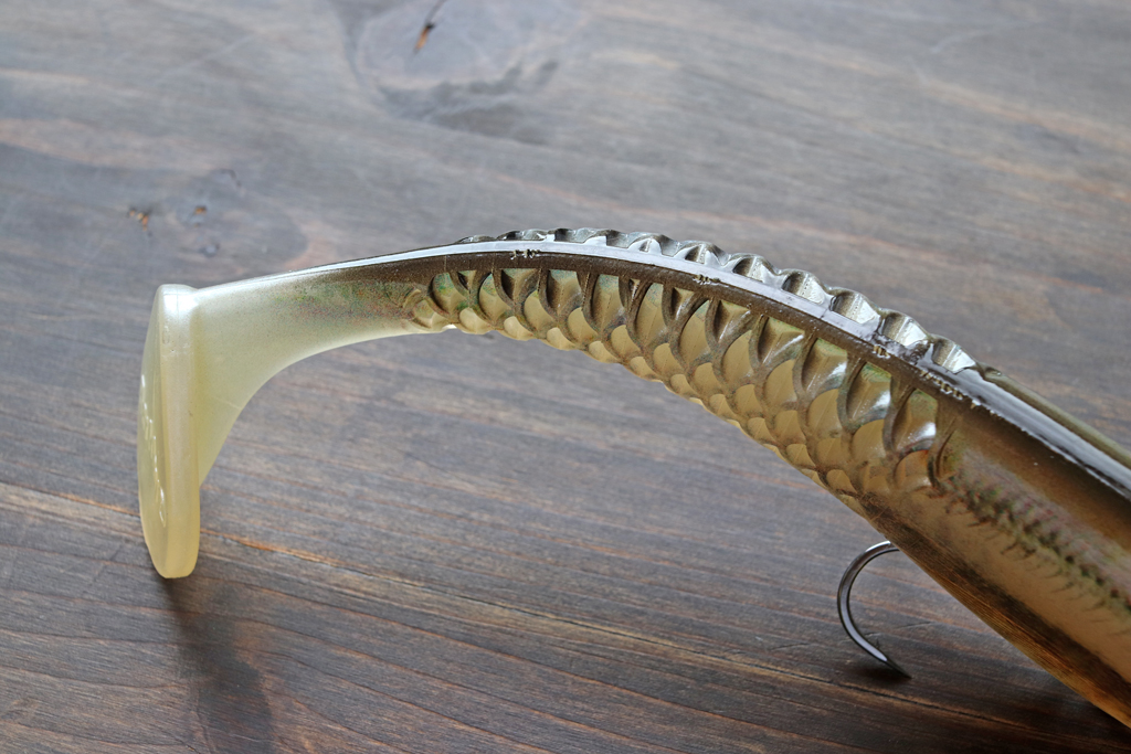 テール部に独自の「ハニカム / Honey Comb」テクノロジー採用。