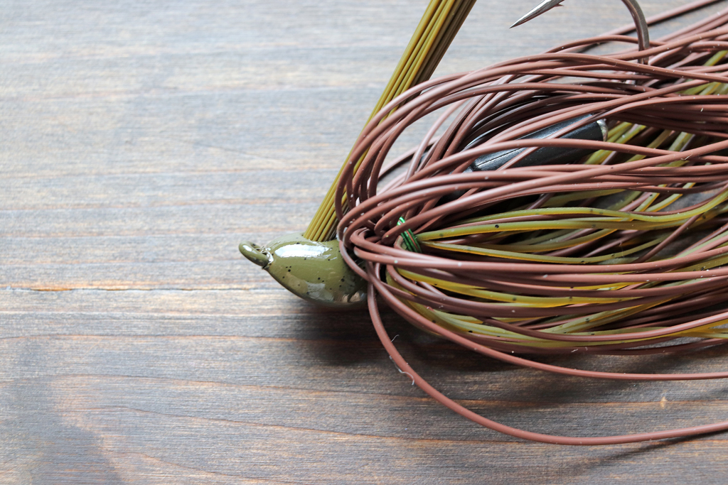 ヘッドはアーキ―型ですが底が平面になっており、ボトムに着底した際にはスタンドアップ姿勢。