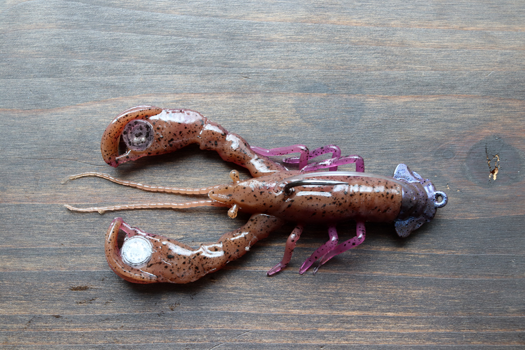 リアルなザリガニ型ソフトベイト。