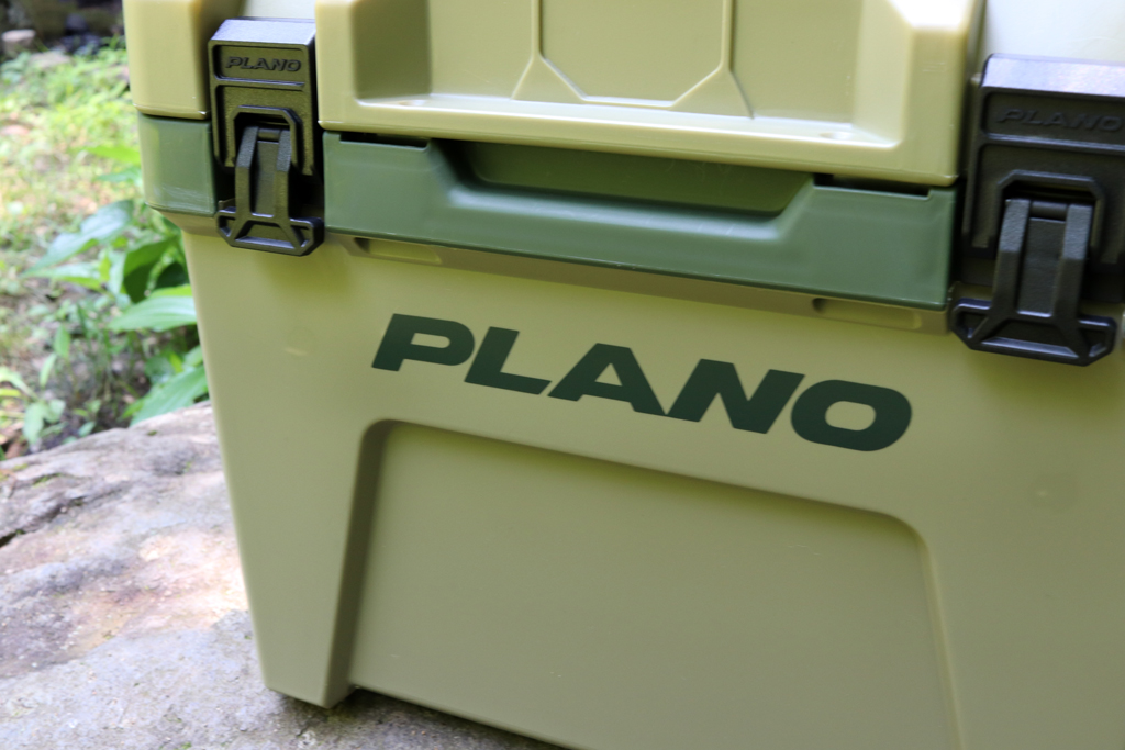 50年以上プラスチック製品を成型してきた「PLANO」が生み出したクーラー ボックス。