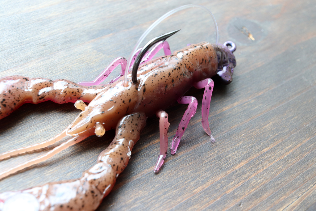 リアルに再現された手足は水中で艶めかしくアクション。