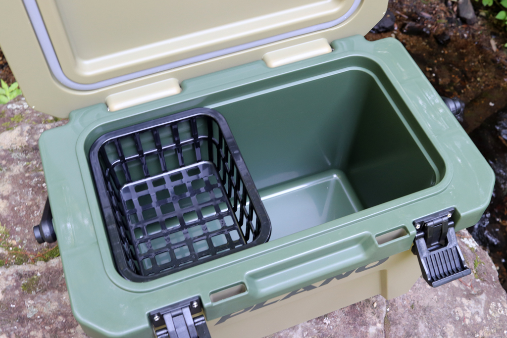 取り外し可能なバスケット付き。