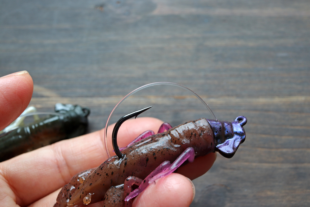 「フロロカーボン ウィード ガード」装備、複雑に入り組んだカバーも果敢に攻めることが出来ます。