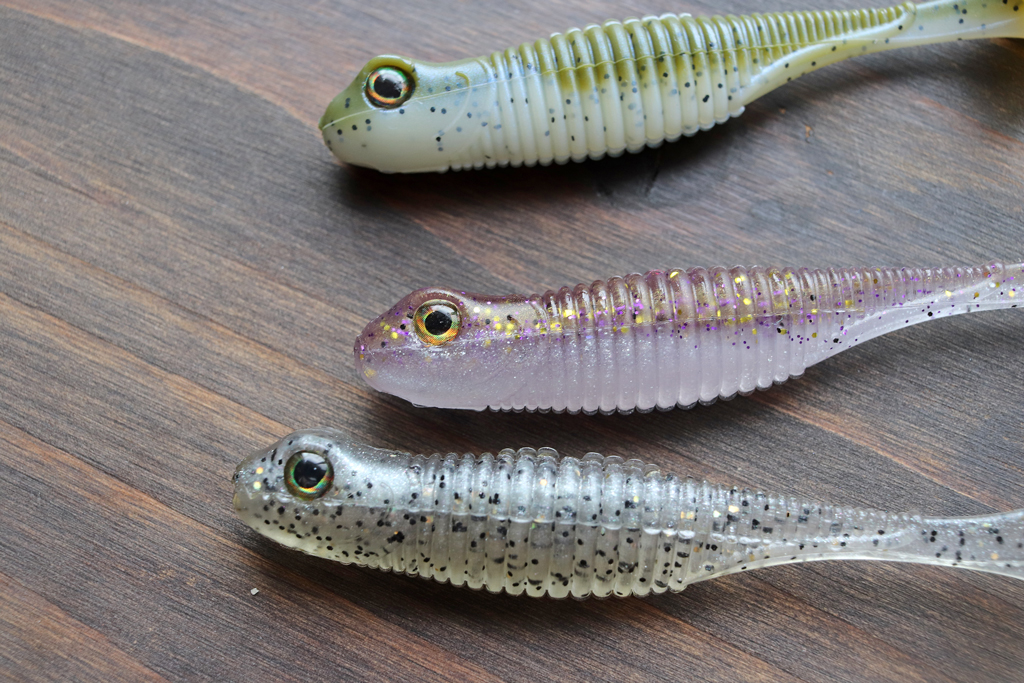 ニュートラルな浮力を持ち、ドロップ ショットでデッドスティックすると水平にフォール、何もせずともナチュラルにアクション。