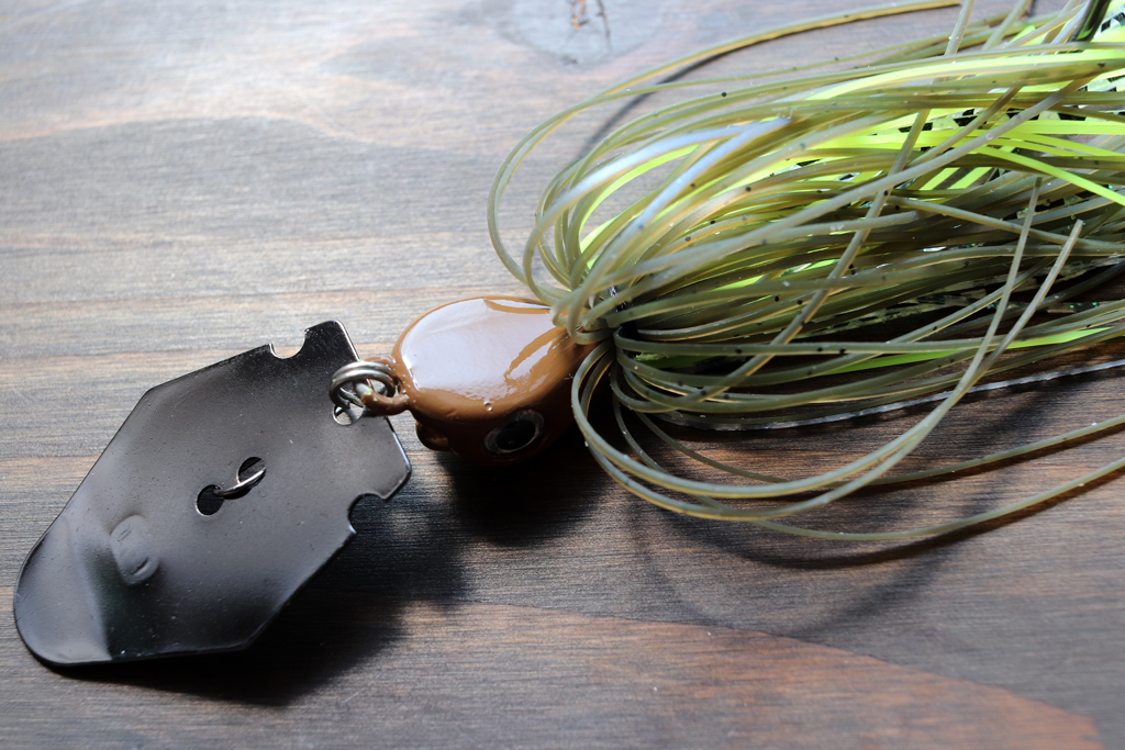 刺さり抜群、マスタッドの5/0 ウルトラポイント フック装備。