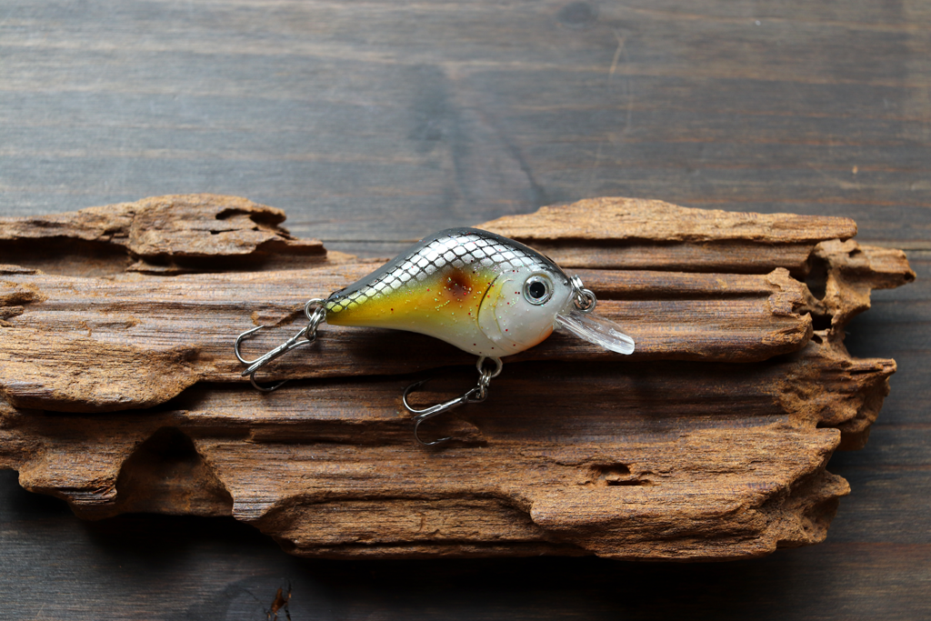 全長1.25インチ、重さ1/8オンスのマイクロ-クランクベイト。