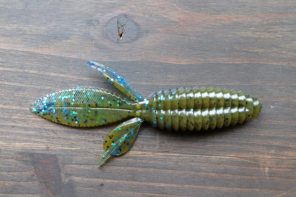 フリップベイトとして多用されますが、ラバジのトレラーやライトテキサスなど、守備範囲の広さも人気の秘訣。