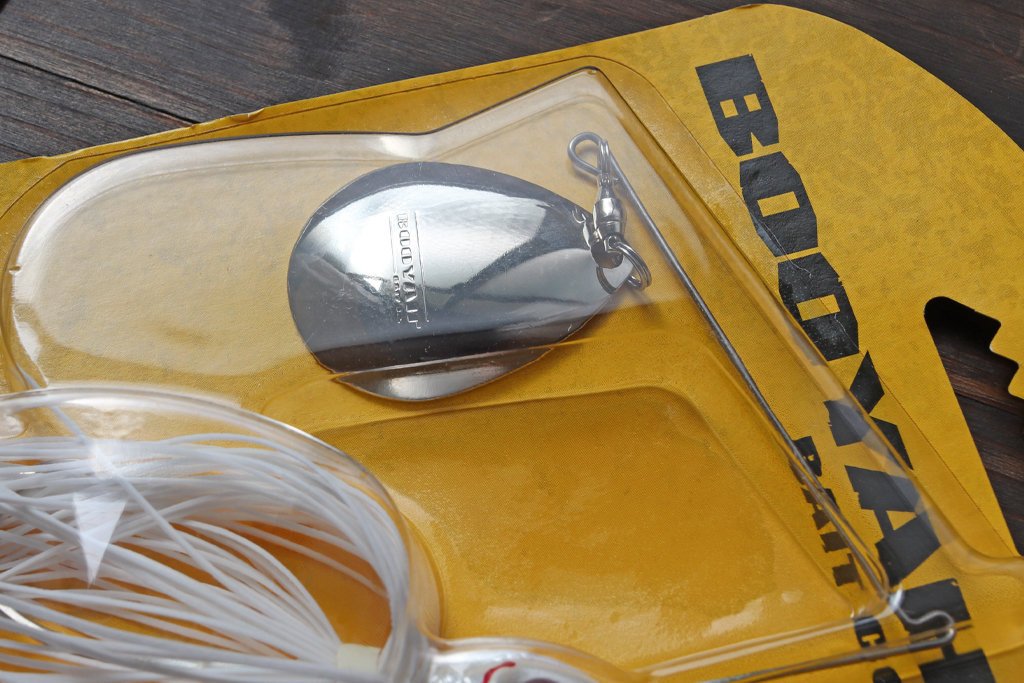 重ためのウェイトでもゆっくりとスローに引けて・・・、バイブレーション強めのシングル コロラドは、これからの時期～冬場にかけて威力を発揮。