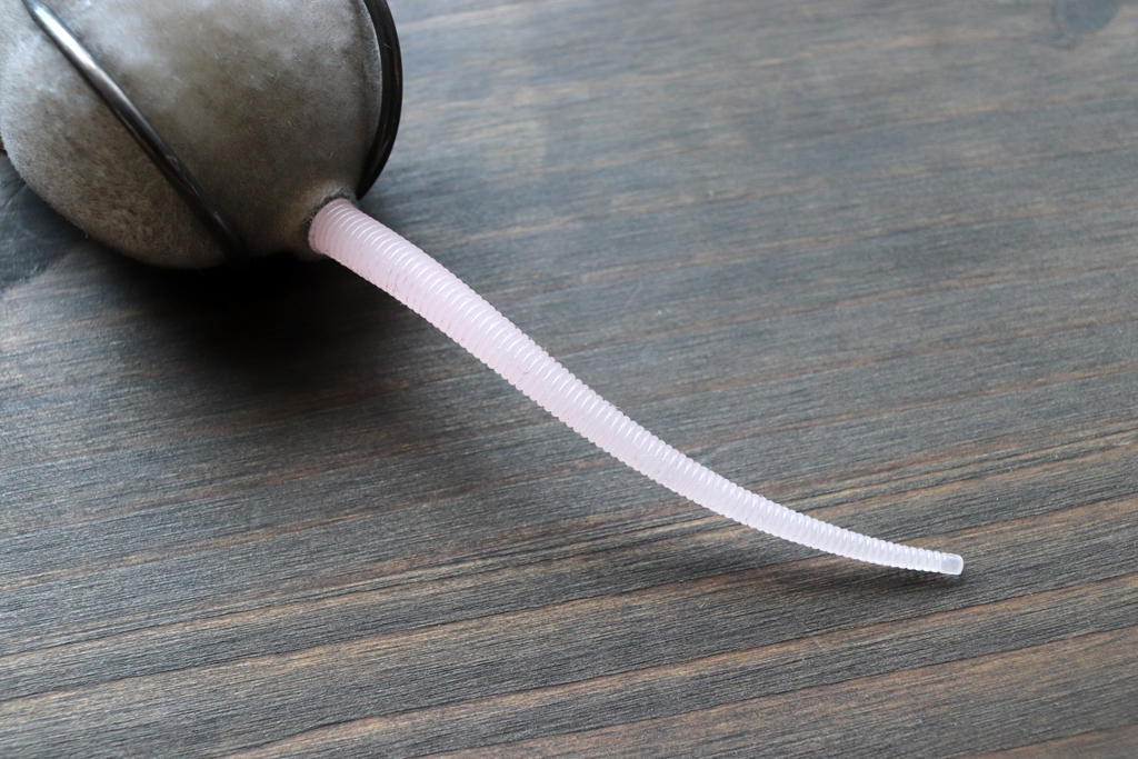 誰もが簡単に左右への首振りアクションを出せ、リアルなソフト ラバー テールがアクションに艶めかしさをプラスしてくれます。