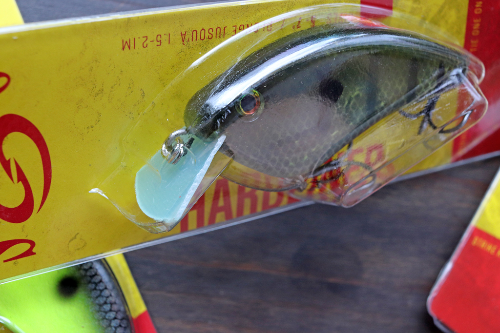 5~7フィートの深度まで素早く潜行できる、薄型のサーキット ボード リップ採用。