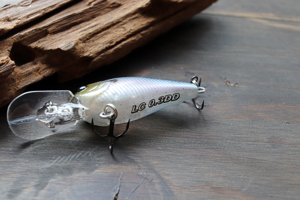 小さくなっても、LC シリーズ伝統のバルサ並みの浮力、アクション、そしてスナッグレス性能の良さを引き継ぐ。