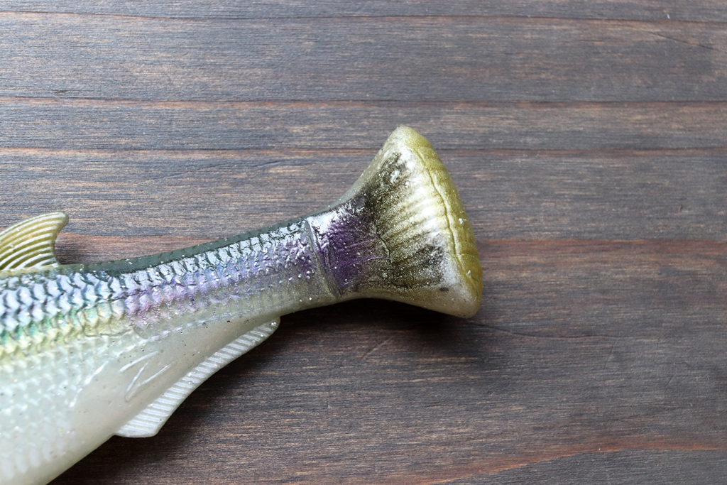 ユニークな丸味を帯びたデザインのテールが特徴。