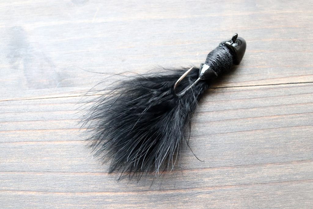 このストキンのジグにも・・・、手作業で「マラブー フェザー」が巻かれております。