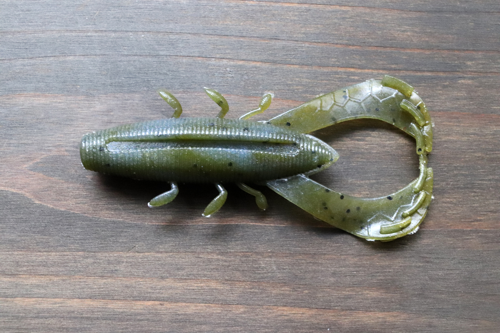 「ヤマタヌキ」のボディに、2本の爪と6本の脚をプラスしたユニークなクロー ワーム。