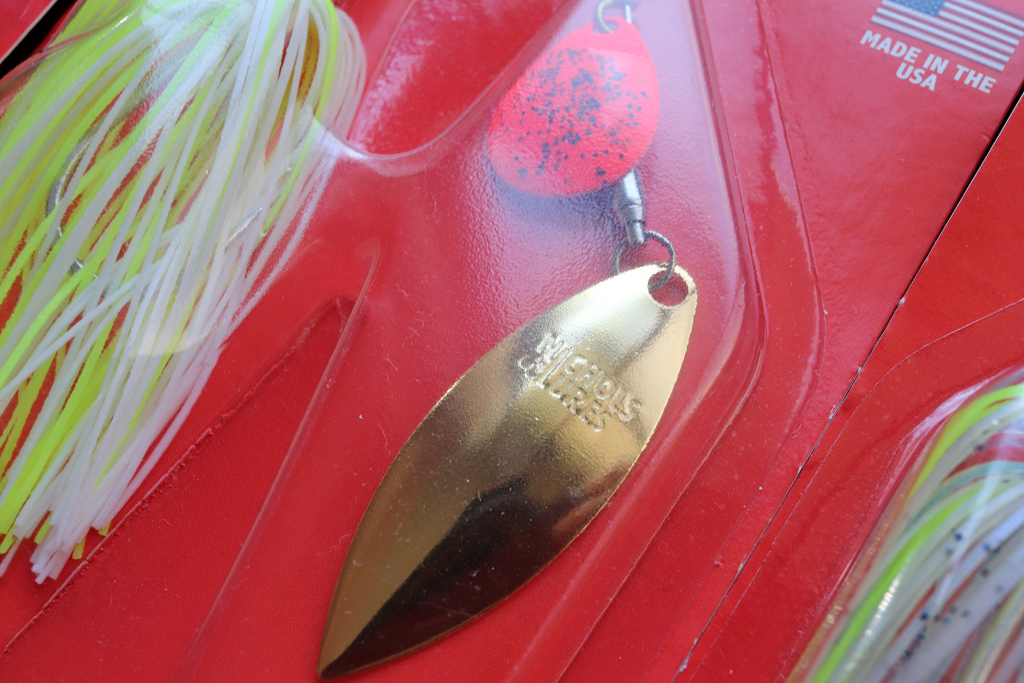 煌びやかなフラッシングとバイブレーションの組み合わせは・・・、マッディー ウォーターで強力に威力を発揮！