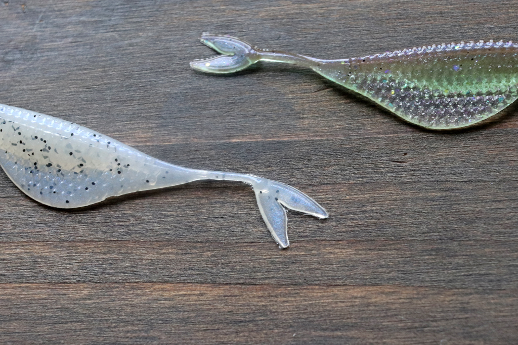 ロッド ティップを動かすたびに魅力的なテール アクションが生まれる、小さなフォーク型テールも特徴。