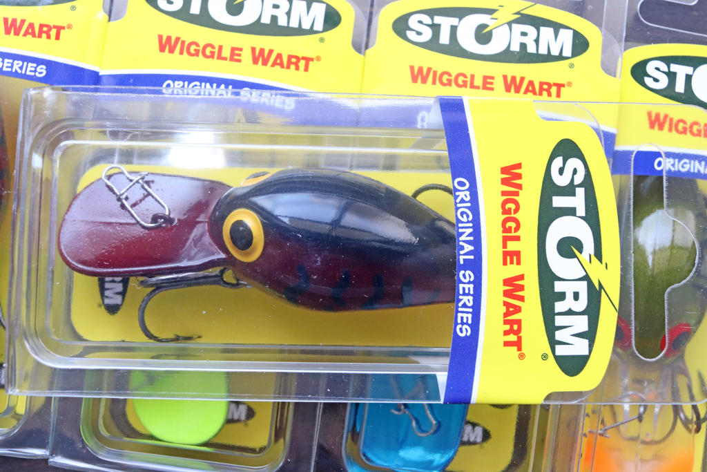 長年、唯一無二と言われ続ける名作クランク ベイト「ウイグル ワート」。