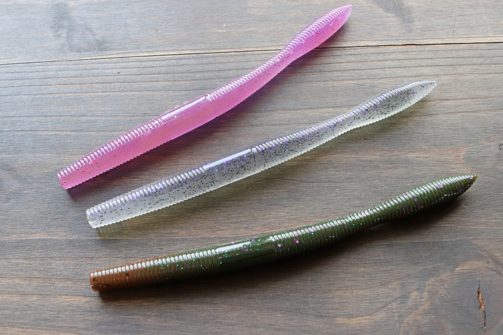 トリック ワームよりも厚みが増したボディはソルト入りで高比重。