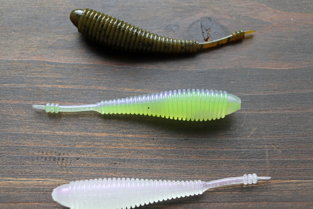 3インチと3.5インチのフィネス サイズ、小さめのジグヘッドやドロップ ショット、ダミキ リグなどにも◎。