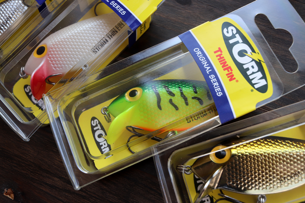 キラキラと輝きながら逃げ惑うその様は、まるでベイトフィッシュそのもの。