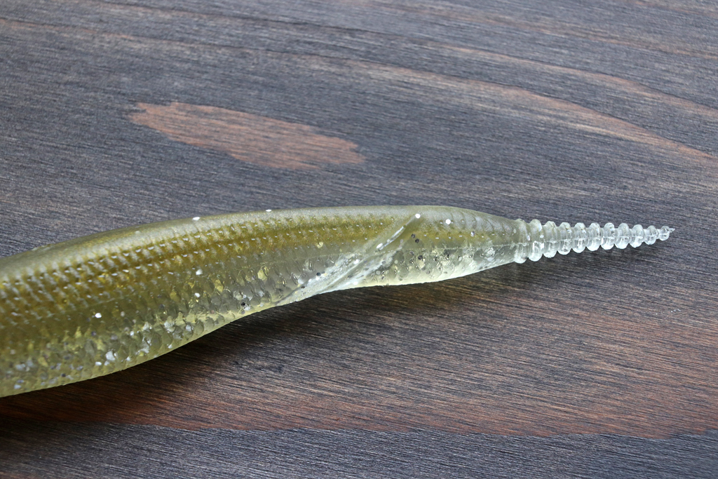 ボディ後方に特殊なフィン「アップピッチ エレベーター」を装備。