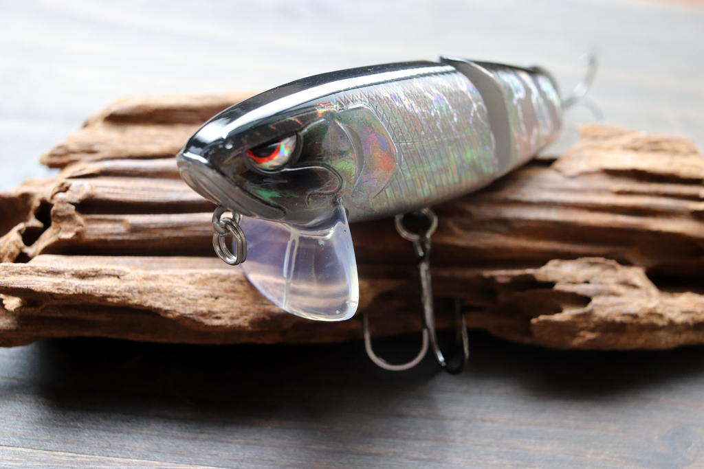 スロー ロール、ファースト リトリーブ、リッピング&ポーズ リトリーブなど、様々なアクションが可能。