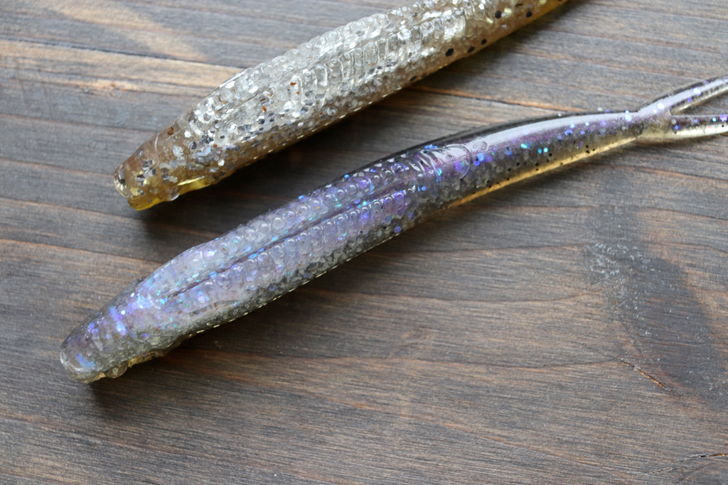 ジグヘッドやダウンショット、ワーム フックにセットしてソフト ジャークベイトとしても◎。