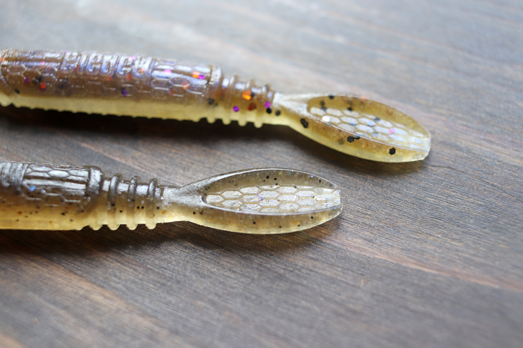 独自の「スペード」型テールが特徴。