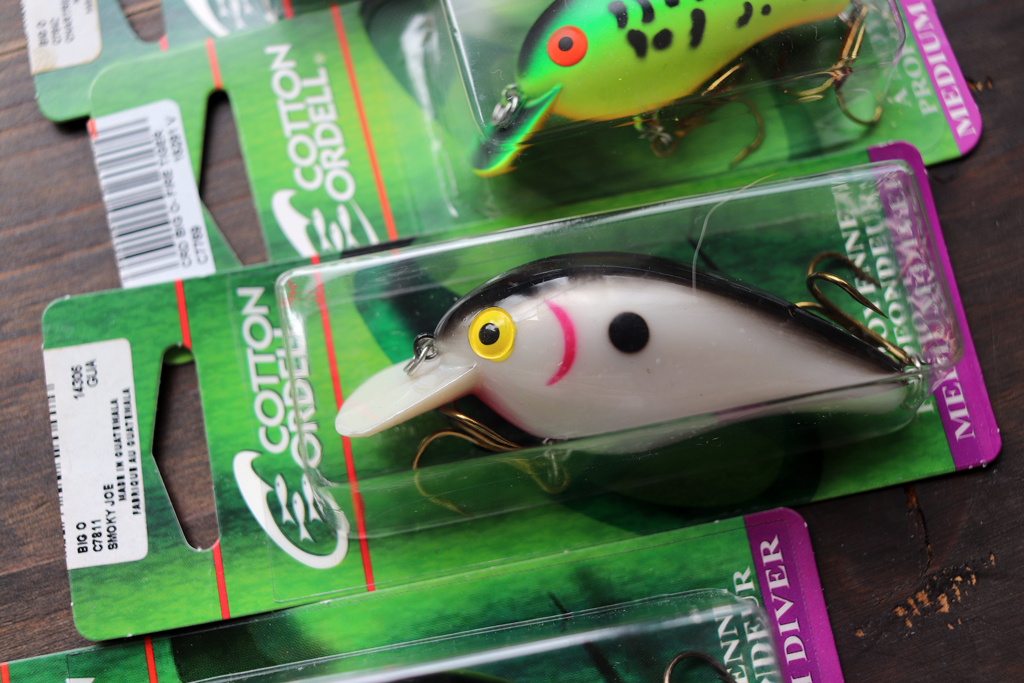 丸みを帯びたファットなボディで、バルサ モデルから引き継れた高い浮力とワイドなウォブル アクションが特徴。