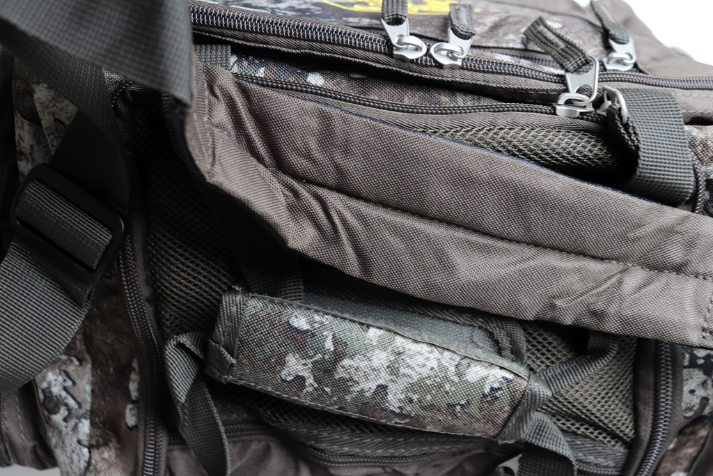 取り外し可能な、パッド入りショルダー ストラップ 付きです。