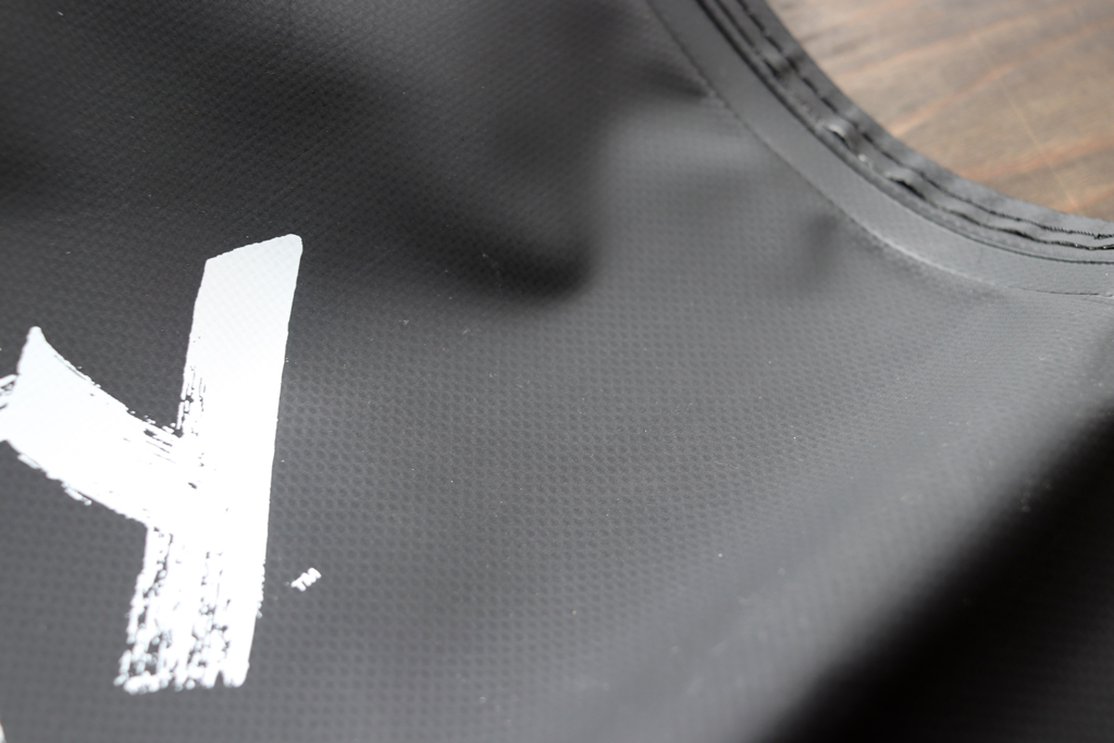 耐久性に優れた強化素材を採用。